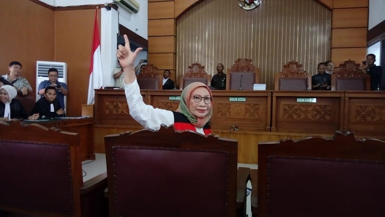 Jalani Sidang Dakwaan, Ratna Sarumpaet Ditemani Atiqah Hasiholan