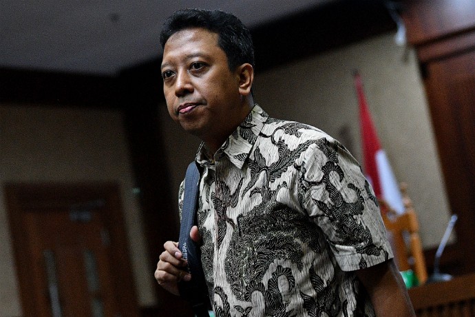 Romahurmuziy Pertanyakan Nama Khofifah dan Kiai Asep Hilang dari Dakwaaan