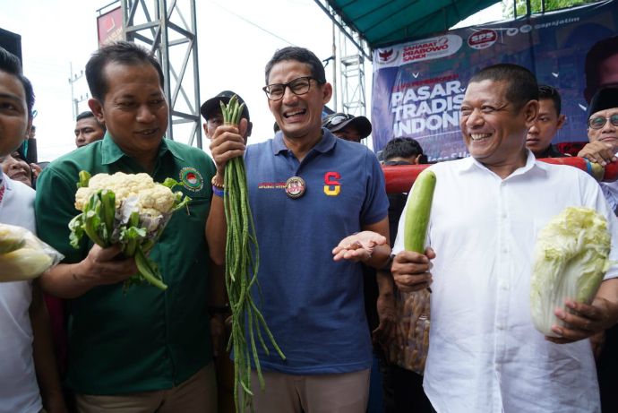 Sandi Kunjungi Pasar Larangan Sidoarjo, Pembeli dan Pedagang Curhat