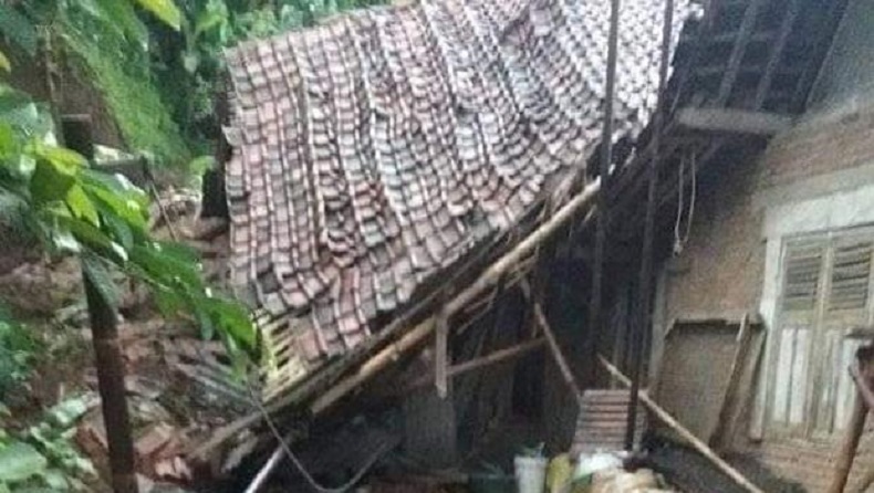 Tanah Longsor Terjang 2 Dusun di Banjarnegara