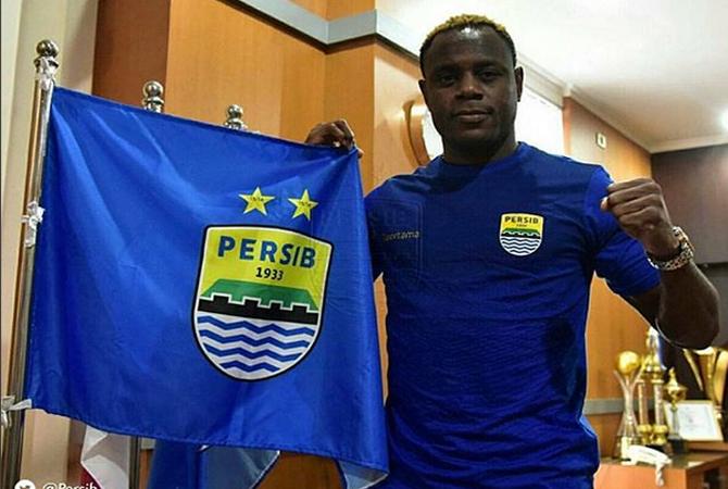 Victor Igbonefo Dapat Kado Perpisahan Istimewa dari Persib