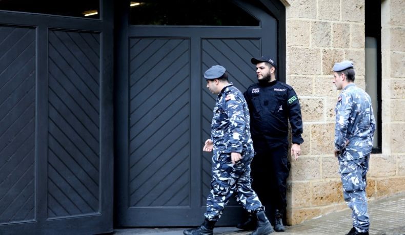 Setelah Kabur dari Jepang, Mantan Bos Nissan Carlos Ghosn Dilaporkan Bertemu Presiden Lebanon