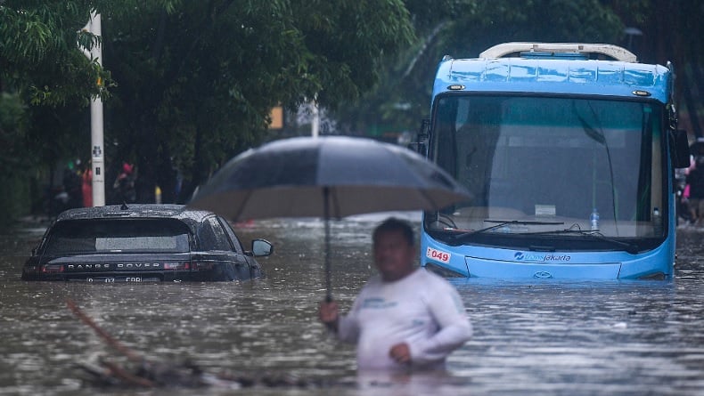 Banjir dan Pemadaman Listrik Berdampak pada Jaringan Telekomunikasi