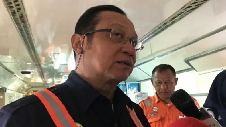 Viral Video Tinjau Banjir Naik Rakit dan Diarak, Ini Kata Dirut KAI