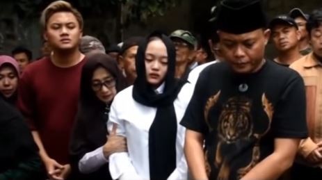 Usai Autopsi, Ada Wacana Makam Mantan Istri Sule Dipindah