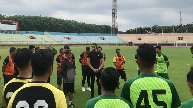 Mahmoud Eid Resmi Bergabung Dengan Persebaya Surabaya