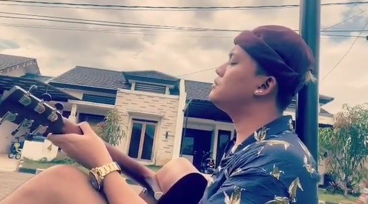 Rizky Febian Curahkan Kerinduan kepada Ibunda Lina lewat Lagu yang Menyentuh Hati