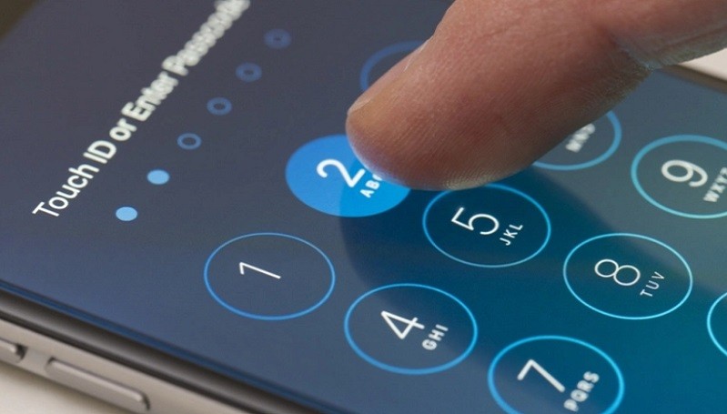 FBI Minta Apple Bantu Buka Kunci iPhone Pelaku Penembakan di Pangkalan AL AS