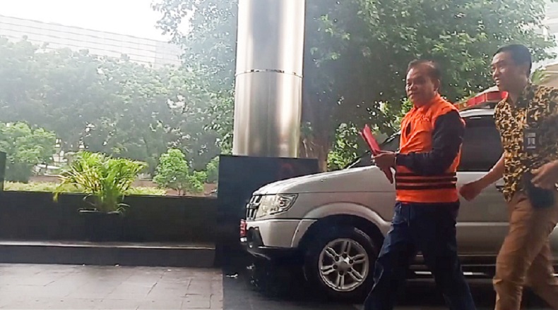 Diperiksa KPK, Bupati Sidoarjo Kembali Tegaskan Tak Pernah Terima Uang