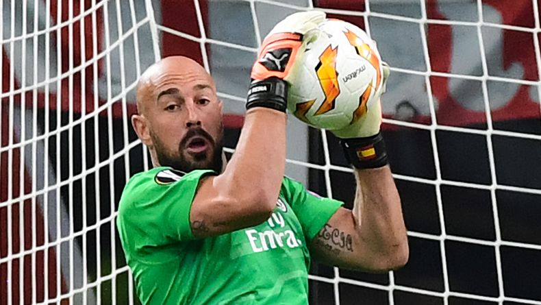 Pepe Reina Dipinjam Aston Villa hingga Akhir Musim