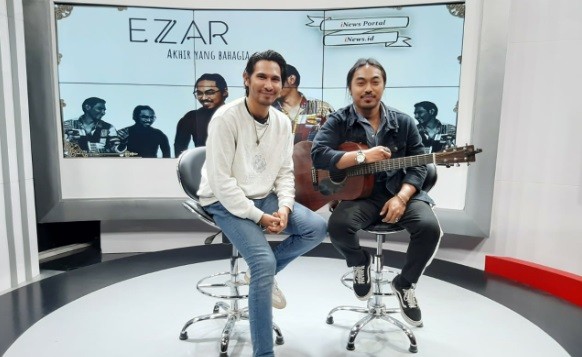 Sukses Lepas Single Akhir yang Bahagia, Ezzar Siap Luncurkan Album Perdana