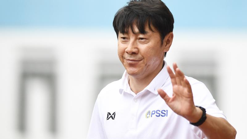 Ketum PSSI Pastikan Shin Tae-yong Tetap Latih Timnas Indonesia