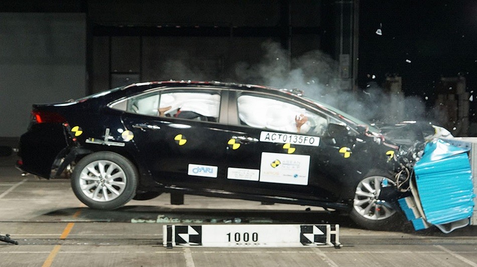 Raih 5 Bintang dari NCAP, Toyota Corolla Altis Mobil Paling Aman saat Kecelakaan