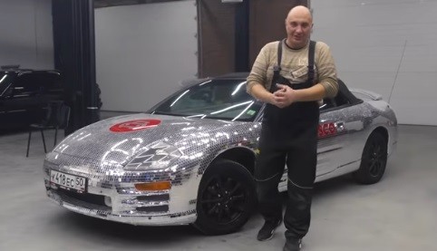Pria Rusia Modifikasi Mitsubishi Eclipse Pakai Puluhan Ribu Cermin
