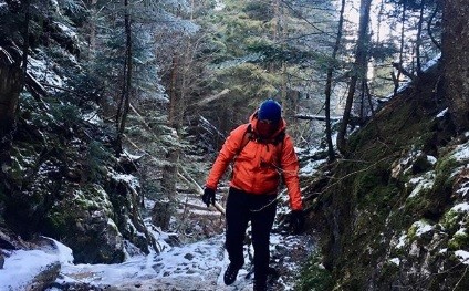  Ingin Naik Gunung saat Musim Hujan? Perhatikan Hal-Hal Ini