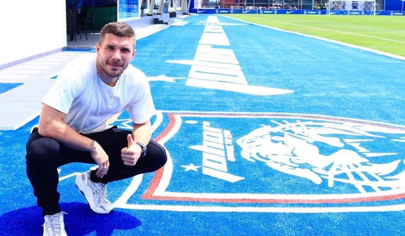 Datangi Markas Johor Darul Ta'zim, Lukas Podolski Berpeluang Main di Liga Malaysia