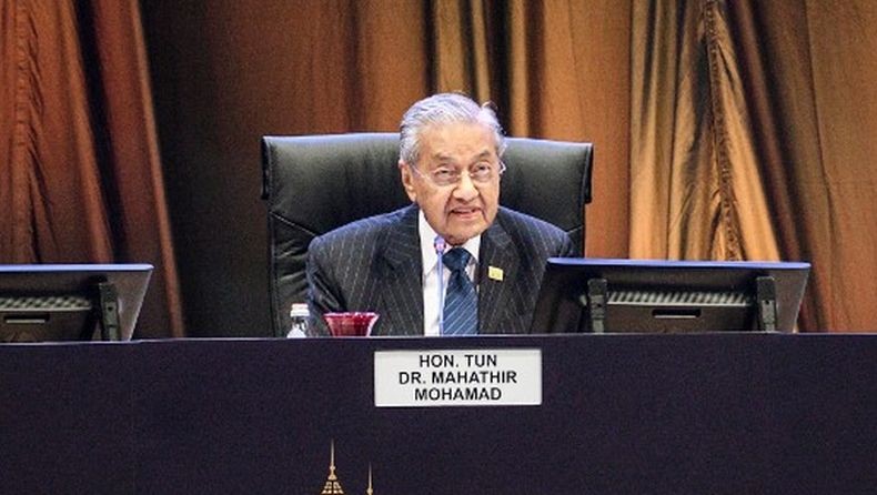 Mahathir Mohamad Tegaskan Siap Mundur Kapan pun