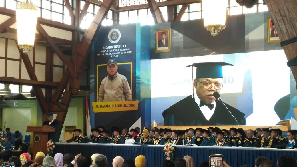 Berjasa di Bidang Infrastruktur, Menteri Basuki Dapat Gelar Doktor Kehormatan dari ITB