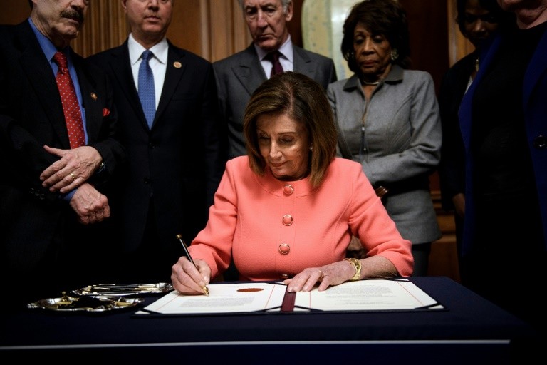 Pasal Pemakzulan Trump Dikirim ke Senat AS