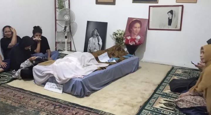Jenazah Aktris Senior Ade Irawan Akan Dimakamkan Sabtu 18 Januari 2020