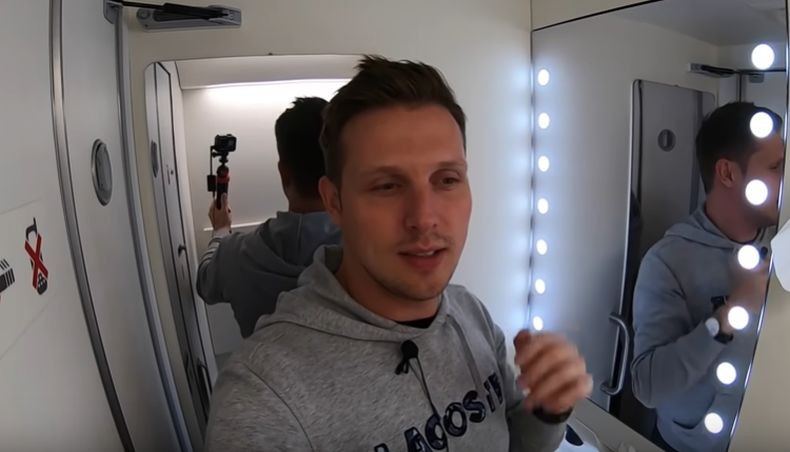 YouTuber Dapat Ancaman Pembunuhan Setelah Mengulas Pesawat Maskapai Singapura