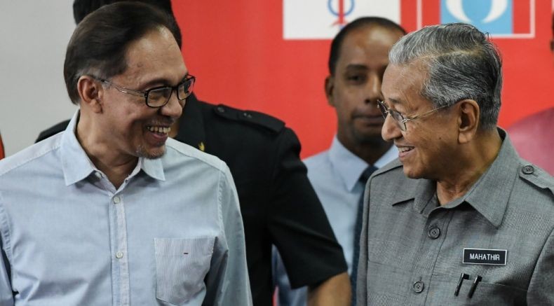 Mahathir Sebut Koalisi Pemerintah Mungkin hanya Bertahan 1 Periode karena Konflik Internal