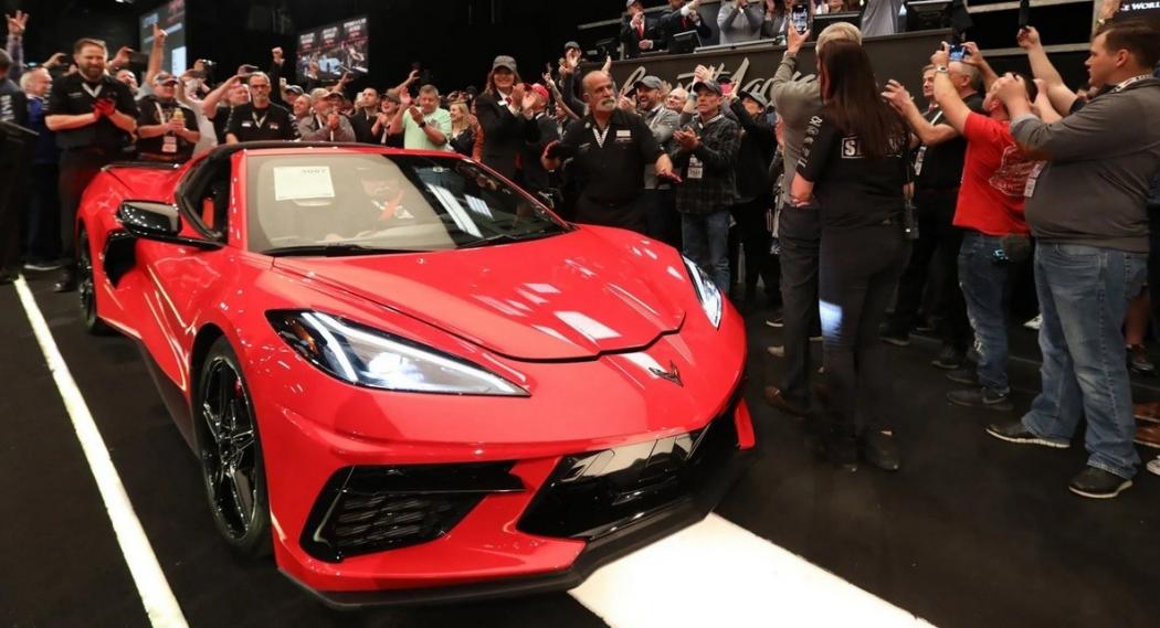 Chevrolet Corvette Stingray C8 Pertama Terjual Rp41 Miliar, Ini Pembelinya