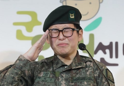 Berlinang Air Mata, Pria Transgender Korea Selatan Ini Memohon Tetap Bisa Jadi Tentara