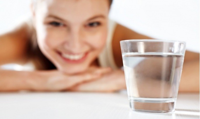 Minum Air Putih Kunci Kecantikan Alami, Ini Faktanya
