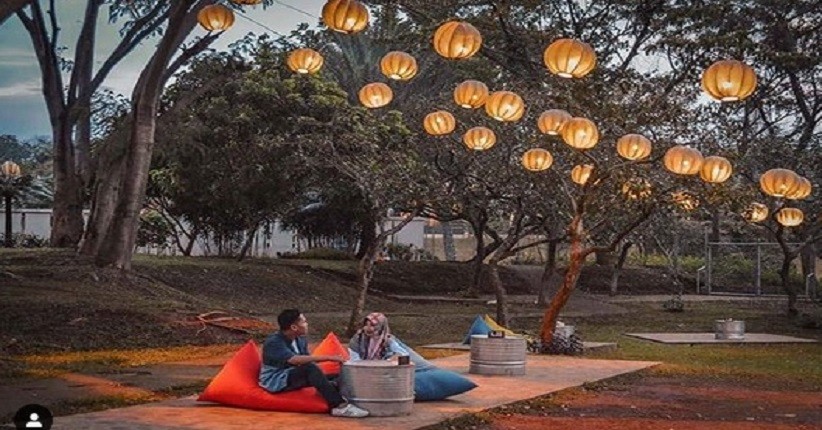 Wisata Instagramable di Semarang, Kulineran di Lakers BSB sambil Berenang Lihat Pemandangan Gunung