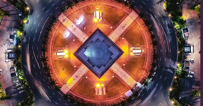 Wisata di Kediri, Wajib Selfie di Monumen Simpang Lima Gumul yang Mirip Arc de Triomphe Paris