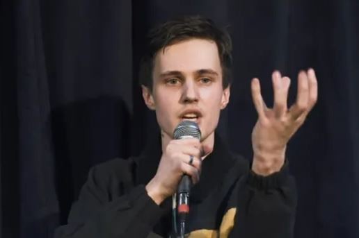 Komedian Rusia Kabur usai Lontarkan Ujaran Kebencian Agama dan Kritik Putin