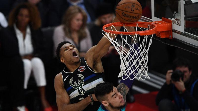 Buck Kalahkan Hornets pada Laga Bersejarah NBA di Paris, Neymar Ikut Hadir