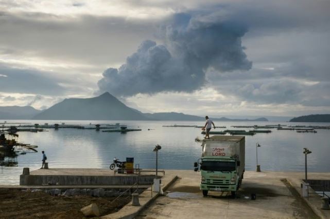 Peringatan Bahaya Gunung Taal Dicabut, Ribuan Warga Filipina Kembali ke Rumah