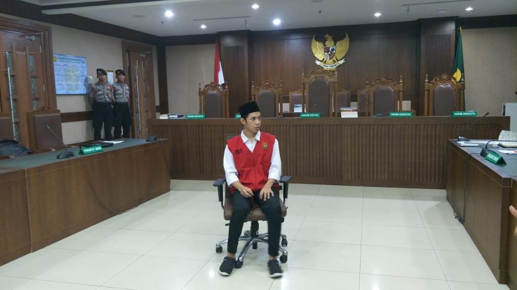 Dituntut 4 Bulan Penjara, Luthfi Si Pembawa Bendera: Saya Minta Dibebaskan