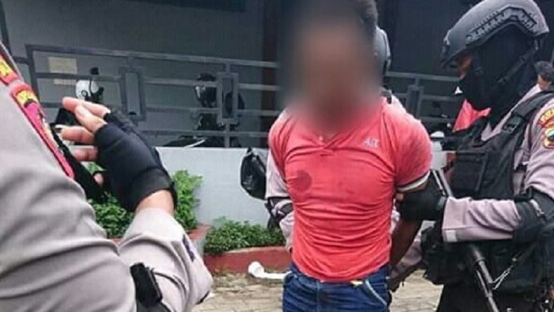 Viral Foto Pria Bakar Alquran di Pemalang