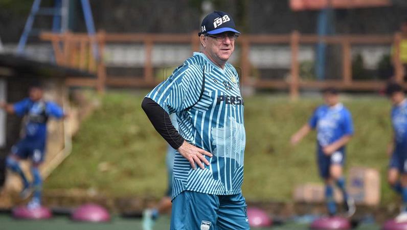 Persib Bandung Jajal Melaka United, Ini Misi Pelatih Robert Rene Alberts