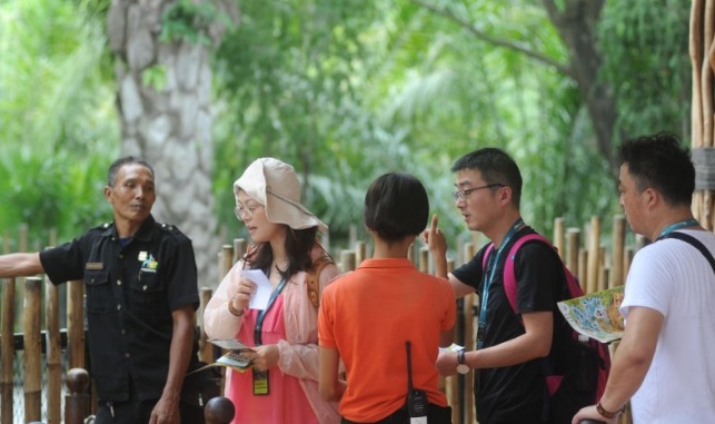 Hadapi Lonjakan Pengunjung Libur Lebaran, Bali Zoo Tambah Loket Tiket
