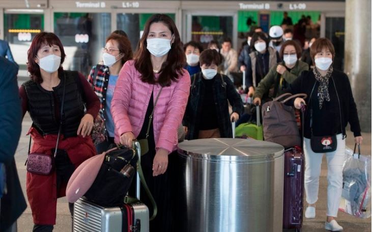 Suami Istri Positif Terpapar Virus Korona, Italia Tangguhkan Semua Penerbangan ke China