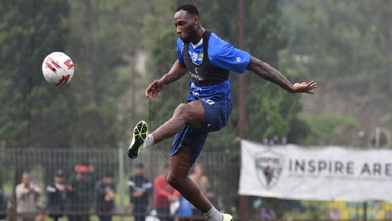 Persib Bandung Akan Turunkan Geoffrey Castillion Lawan Melaka United