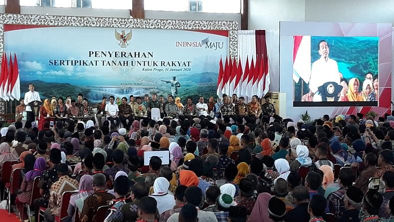 Jokowi Bagikan 2.000 Sertifikat Tanah di Yogyakarta