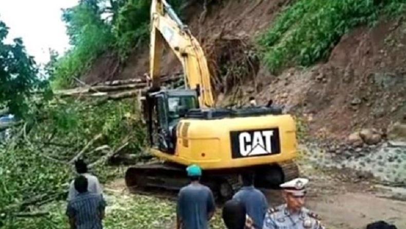 Akses Jalan ke Wisata Malino Gowa Terputus 6 Jam akibat Longsor