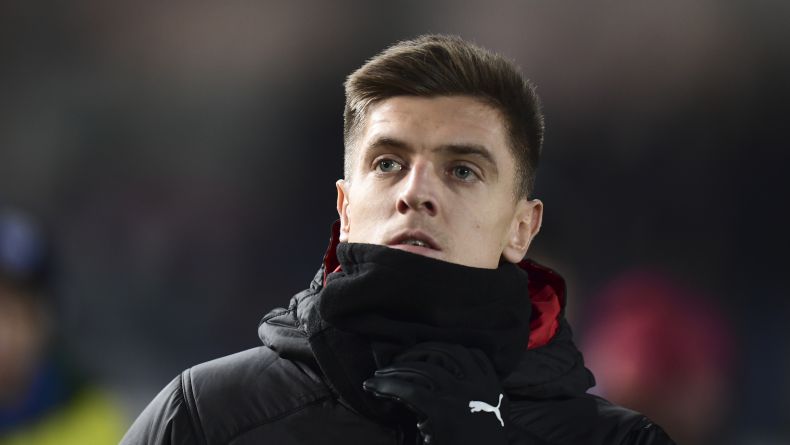 Krzysztof Piatek Korban Teranyar Kutukan Nomor Punggung 9 AC Milan