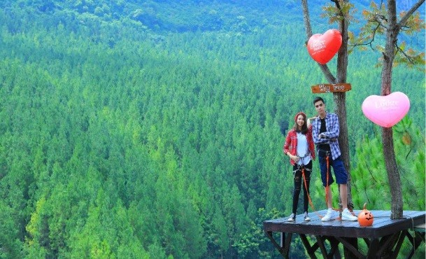 The Lodge Maribaya Jadi Destinasi Instagramable, Yuk Intip 5 Spot Foto Favorit