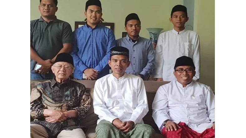 Kisah Ustaz Abdul Somad Ingin Serahkan Disertasi kepada Gus Sholah