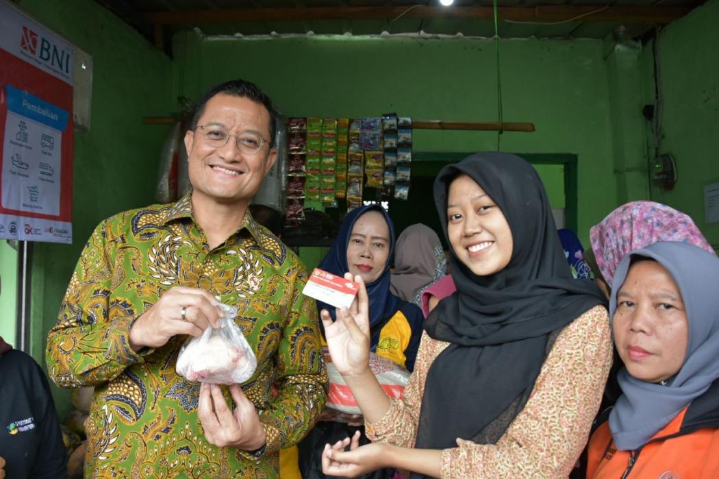 Sidak ke Bogor dan Cianjur, Mensos Juliari Batubara Cek Kesiapan Implementasi Program Sembako