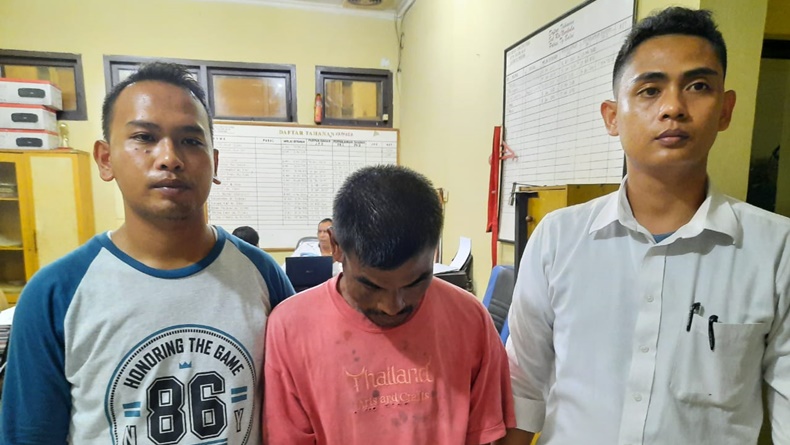 Edarkan Sabu dan Ganja, Nelayan Pantai Amor Ditangkap di Atas Sampan