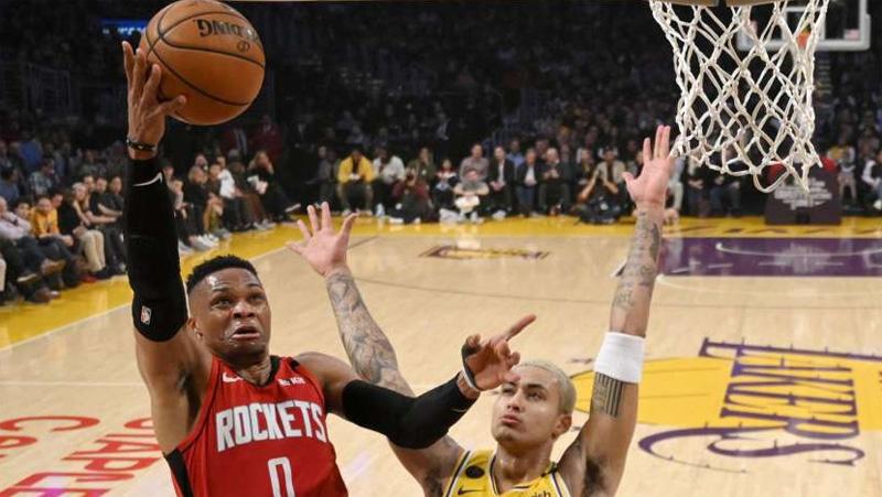 Banyak Bikin Kesalahan, Lakers Dipermalukan Rockets di Kandang