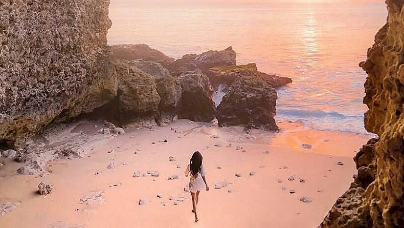 Turis Belanda Tenang Tak Ada Kasus Virus Korona di Bali