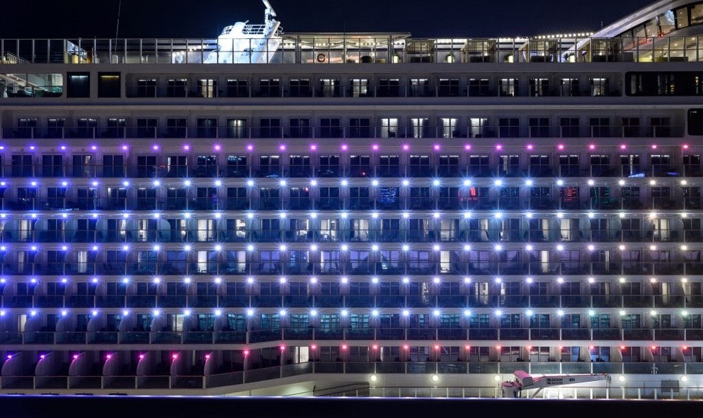 Bebas Virus Korona, 3.600 Penumpang dan Kru Kapal Pesiar The World Dream Diperbolehkan Keluar